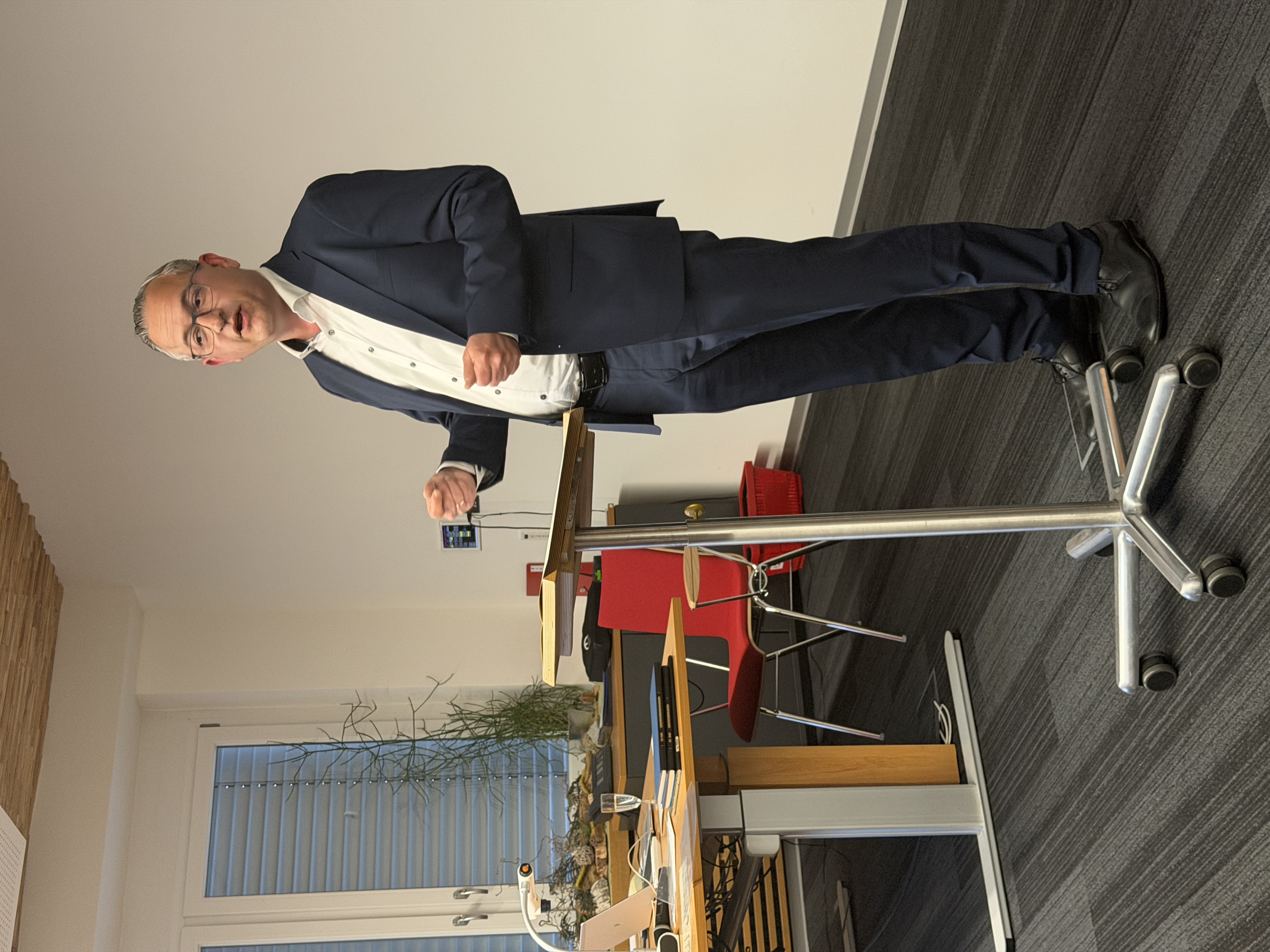 Ein Deggendorfer Ort der Demokratiegeschichte: Im Sitzungssaal des ehemaligen Landratsamtes