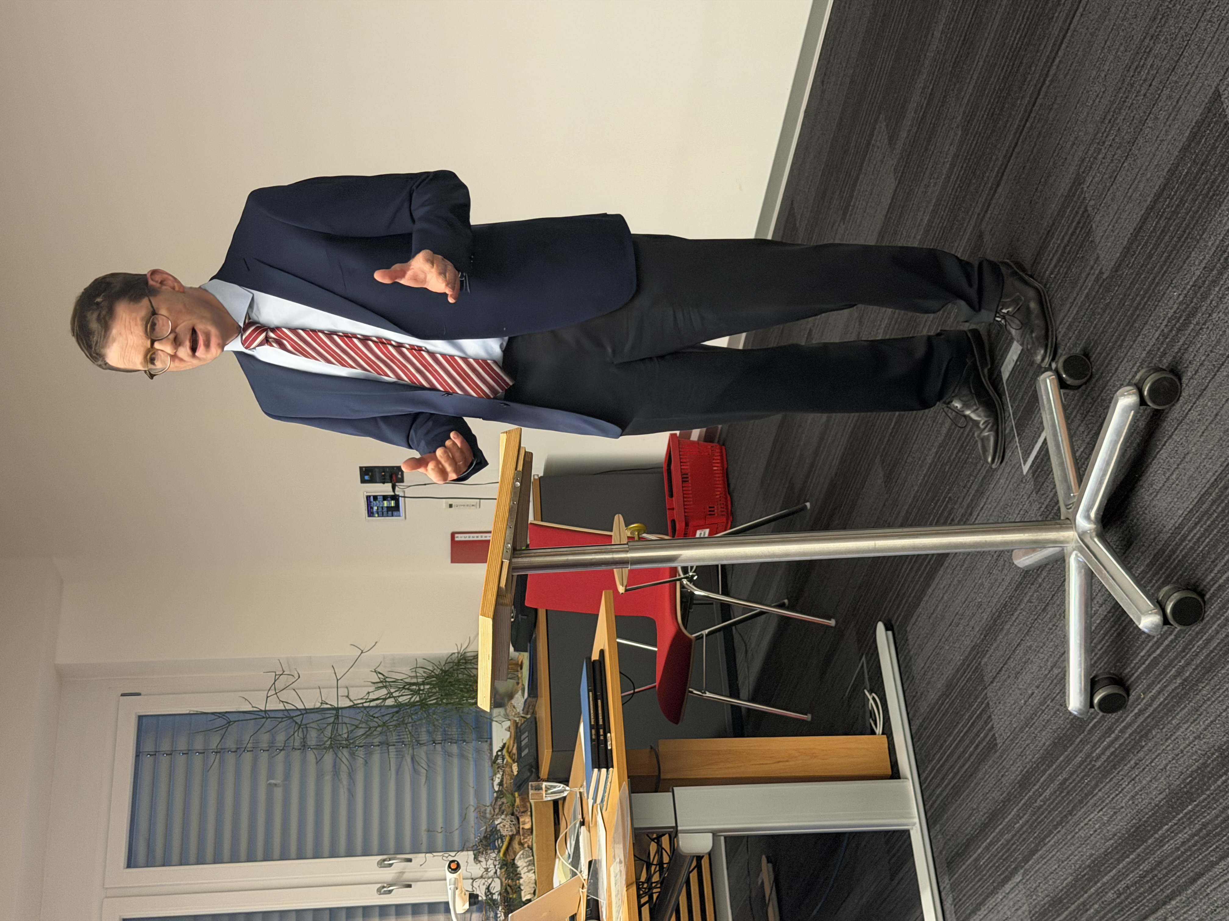 Ein Deggendorfer Ort der Demokratiegeschichte: Im Sitzungssaal des ehemaligen Landratsamtes